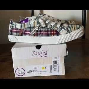 NWT Blowfish sneakers